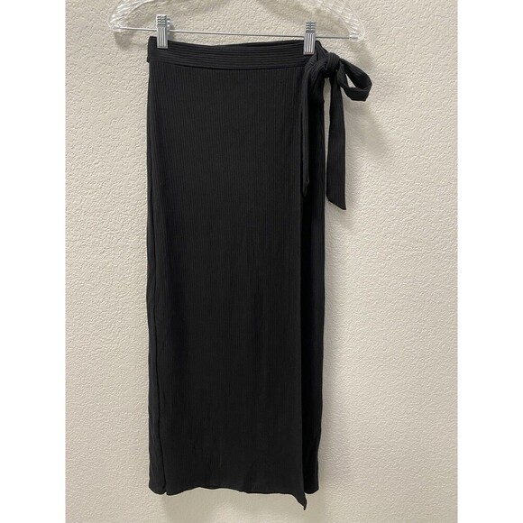 Reformation Dresses & Skirts - Reformation Jeans Black Ribbed Faux Wrap Midi Skirt Size XS